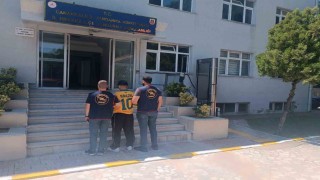 Çanakkalede jandarma ekiplerince çeşitli suçlardan aranan 83 şüpheli yakalandı