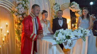 Çanda muhtar baba, oğlunun nikahını kıydı
