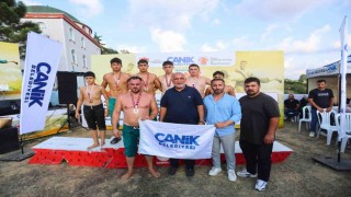 Canik güreşlerinde Başpehlivan Recep Taslak