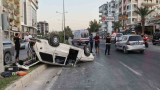 Çekicinin çarptığı otomobil ters döndü: Anne ve kızı yaralandı