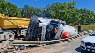 Çekmeköyde beton mikseri otluk alana devrildi