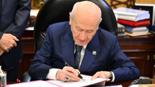 Çerçeve Yasa Teklifine İlk İmza Bahçeli’den