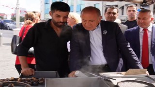 CHP İstanbul İl Başkanı Gürsel Tekin Taksimde esnaf ve vatandaşlarla buluştu