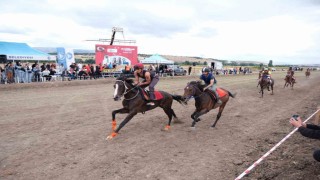 Çorumda Zafer Bayramına at yarışları damga vurdu