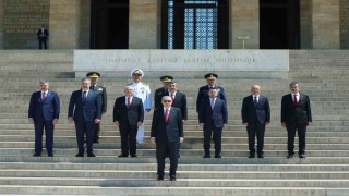 Cumhurbaşkanı Erdoğan başkanlığındaki YAŞ üyeleri Anıtkabiri ziyaret etti