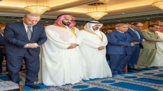 Cumhurbaşkanı Erdoğan, Mekkede Selman ve Şerif ile cuma namazını kıldı