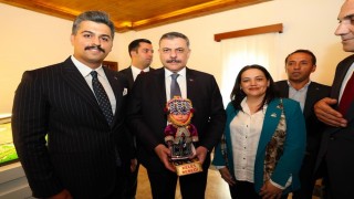 DAĞDERden İçişleri Bakanı Mustafa Çiftçiye anlamlı hediye: Keles Bebeği