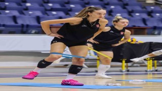 Denizli Büyükşehir Belediyespor Kadın Voleybol Takımı yeni sezon hazırlıklarına başladı