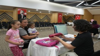Denizli Büyükşehir miniklerin okul heyecanına ortak oluyor