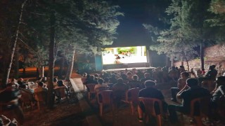 Denizli Büyükşehirden Çivrilde açık hava sineması keyfi