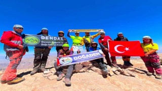 Denizlili dağcılar Hakkâride zirve yaptı