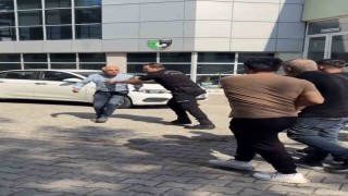 Denizlispor tesislerinde taraftarlar ile başkan arasında gerginlik