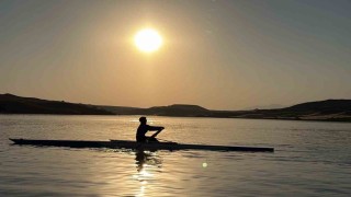 Depremzede Emine, hayata kürek çekerek tutundu