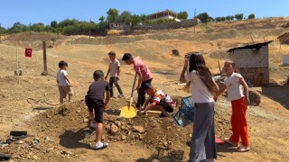 Derecikte çocuklardan yetkililere park çağrısı