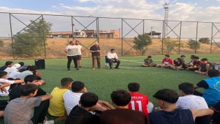 Dicle Kaymakamı Atış, gençlerle bir araya geldi