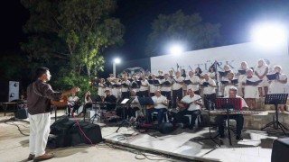 Didim Belediyesi Halk Müziği Korosu konserine vatandaşlardan yoğun ilgi
