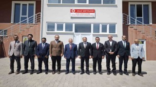 Diyanet İşleri Başkanı Arpaguş, Ahlatta ilçe müftüleriyle bir araya geldi