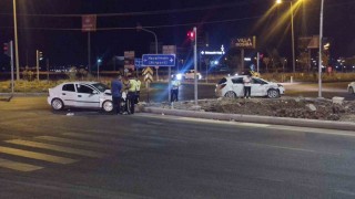 Diyarbakırda 2 otomobilin çarpıştığı kazada 7 kişi yaralandı
