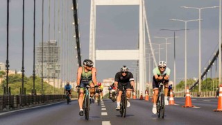 Dünyanın ilk ve tek kıtalararası triatlon heyecanı İstanbulda yaşandı