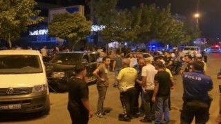 ‘Dur ihtarına uymayarak kaçan sürücü, park halindeki 4 araca çarptı