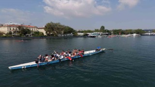 Düzceli gençler Haliçte suya indi