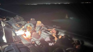 Düzensiz göçmenler mobil kıyı gözetleme aracına yakalandı