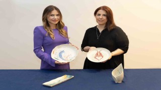 Ebru sanatı ve yapay zeka aynı tabakta