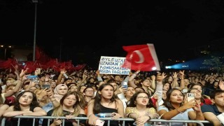 Edirnede 30 Ağustos coşkusu Göksel konseriyle taçlandı