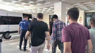 Edirnede minibüste 19 kaçak göçmen yakalandı