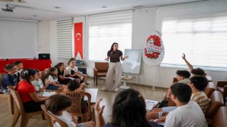Efelerde çocuklar felsefeyle düşünmeyi öğreniyor