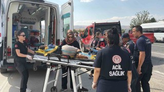 Elazığda minibüs ile hafif ticari araç çarpıştı: 7 yaralı