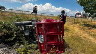 Elektrikli motosiklet kontrolden çıkarak devrildi, sürücüsü yaralandı