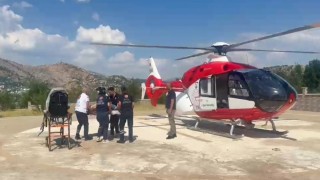 Elinden yaralanan hasta ambulans helikopterle Malatyaya sevk edildi