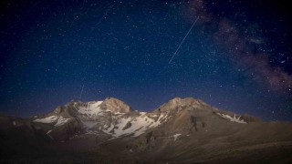 Erciyeste Perseid Meteor Yağmuru görsel şölen oluşturdu