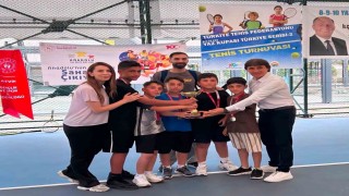 Erzincan Erkek Tenis Takımı ANALİGde gümüş madalya kazandı