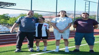 Erzincanlı 2 sporcu U-17 Kız Milli Takımı Kampına davet edildi