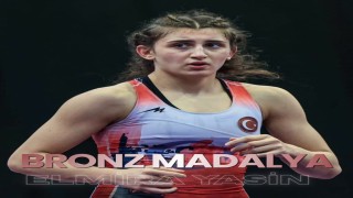 Erzincanlı milli güreşçi Elmira Yasin dünya üçüncüsü oldu