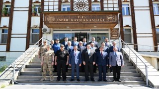 Erzurum Valisi Aydın Baruştan İspir ilçesine çıkarma: Yatırımlar masaya yatırıldı