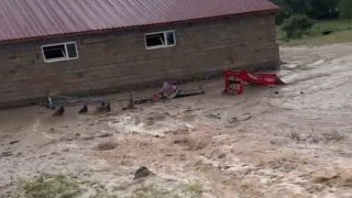 Erzurumda sağanak sonrası Dumankaya Mahallesini su bastı