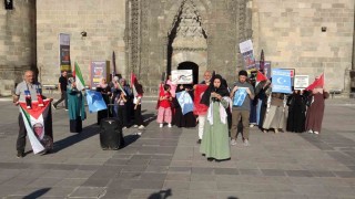 Erzurumda sağlık çalışanları Gazze için yürüdü