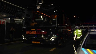 Erzurumspor FK-Galatasaray maçı öncesi takımlar stadyuma geldi