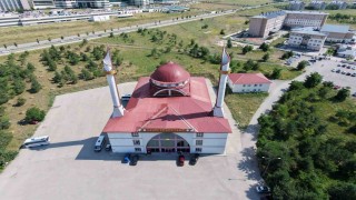 Erzurumun divit kalem minareli camisi görenleri hayran bırakıyor