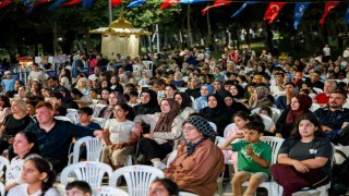 Esenler Belediyesi vatandaşları yazlık sinemada buluşturuyor