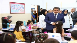 Esenler Belediyesinden miniklere kırtasiye desteği