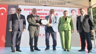 Esenyurt'ta emekliler kafesi ile kütüphane tesisleri hizmete açıldı