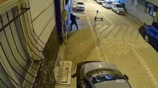 Eski sevgili dehşet saçtı; Önce binayı kundakladı, ardından camları kırdı