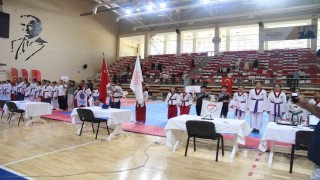 Eskişehirde 2inci İller Arası Taekwondo Poomsae Turnuvası heyecanı