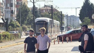 Eskişehirde tramvayın çarptığı yaya yaralandı