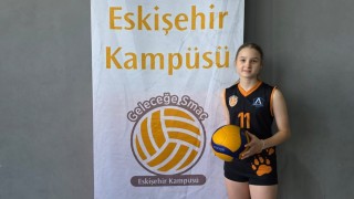 Eskişehirde yetişen 11 yaşındaki sporcu, köklü voleybol kulübünün altyapısına transfer oldu