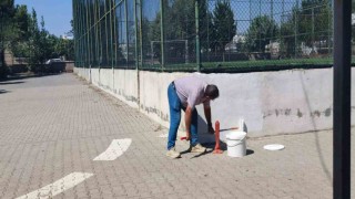 Fatih Anadolu Lisesinde okulun bakım ve onarımı personelin emeğiyle yapılıyor
